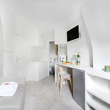 Newly Renovated 2p- Elysee St-honore *