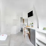 Newly Renovated 2p- Elysee St-honore *